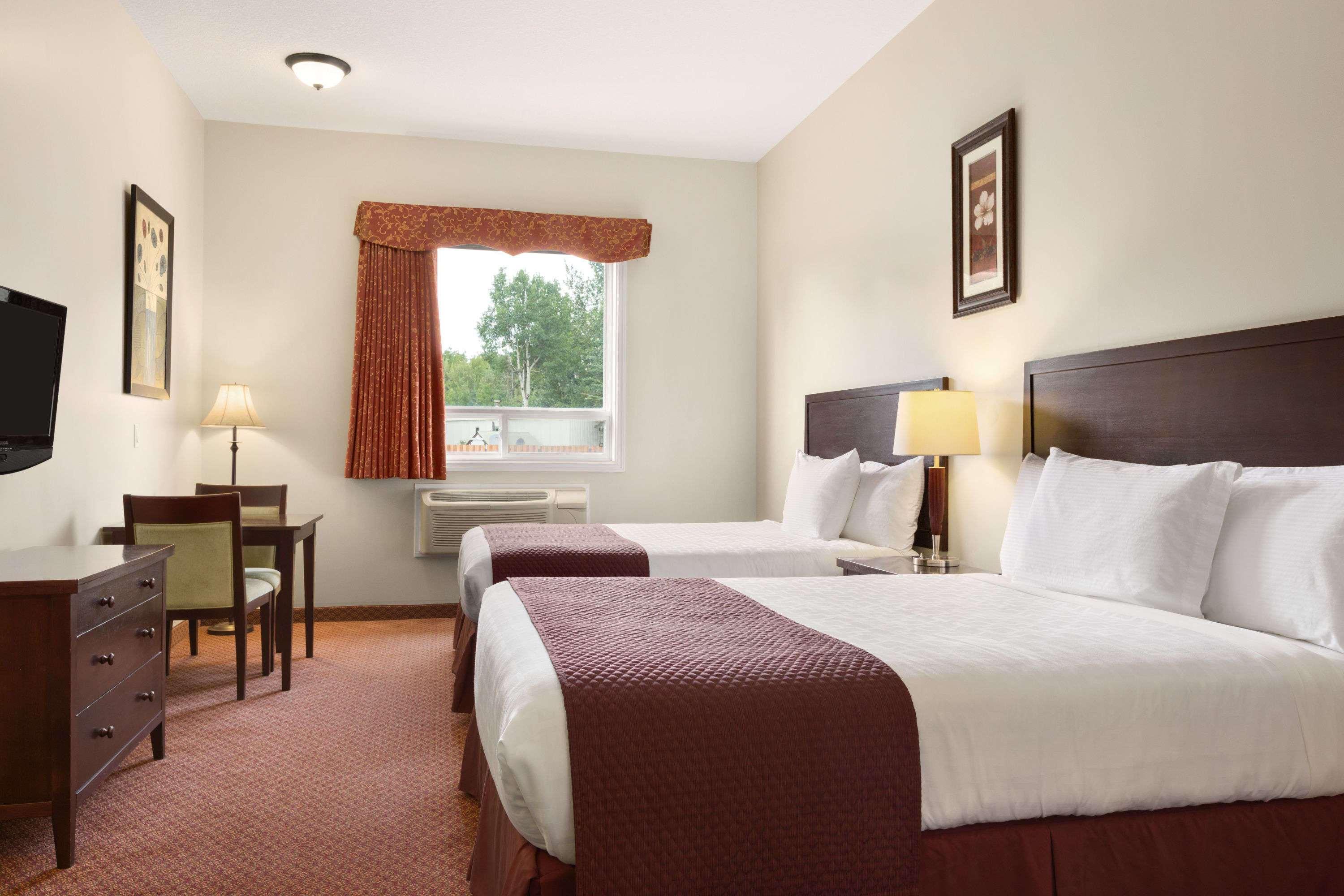 Days Inn By Wyndham Chetwynd Eksteriør bilde