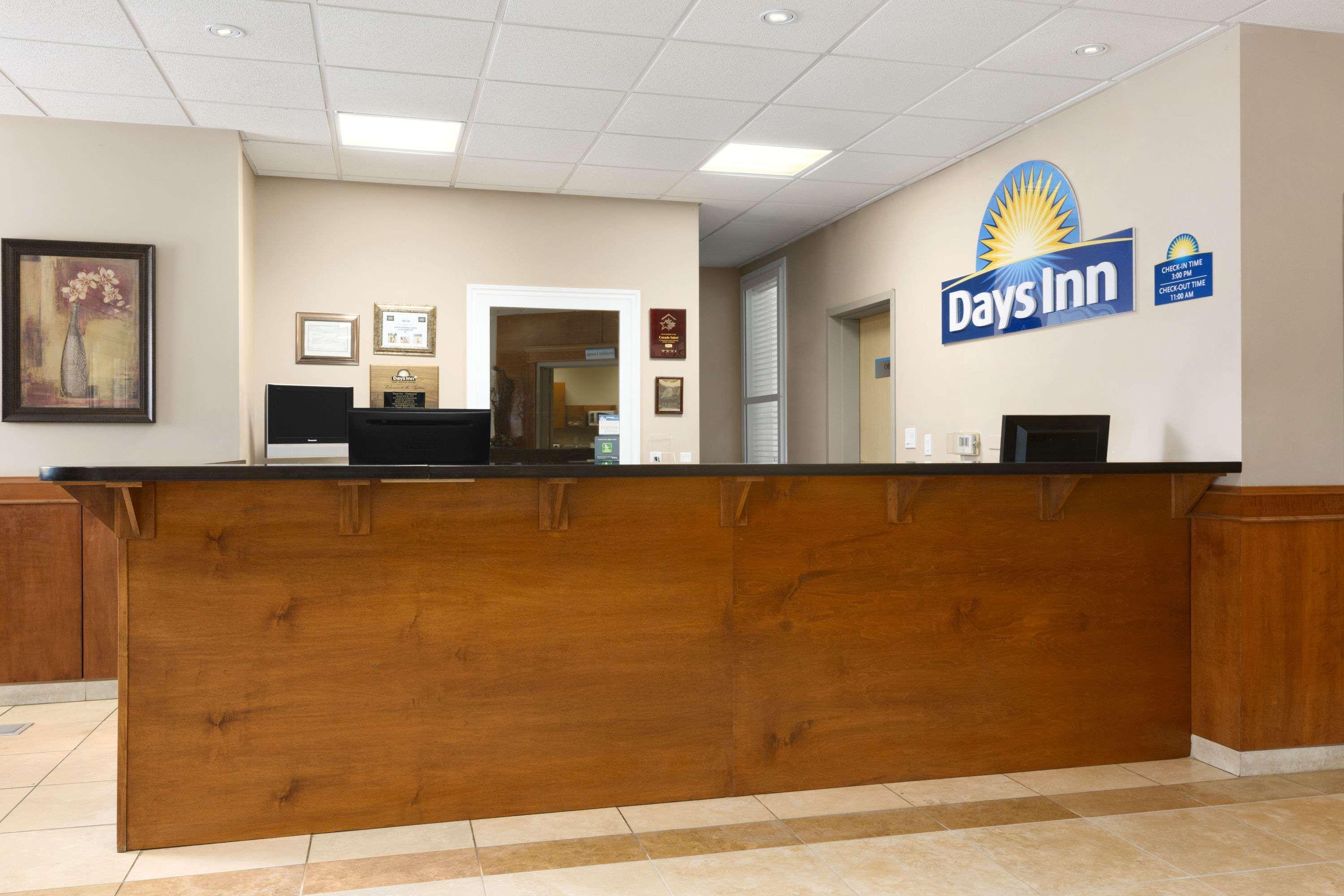 Days Inn By Wyndham Chetwynd Eksteriør bilde
